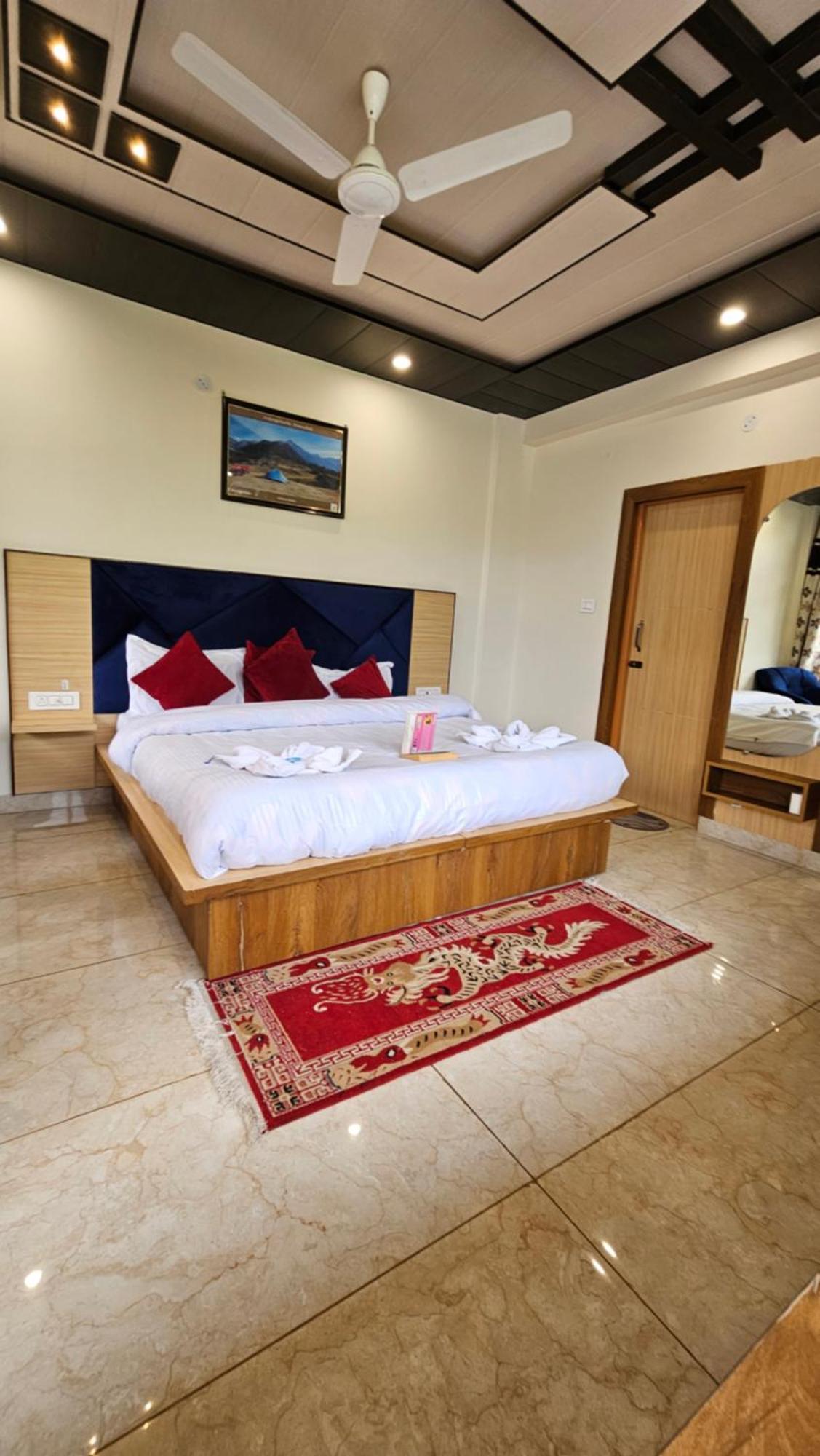 Green View Hotel And Restaurant McLeod Ganj Bagian luar foto