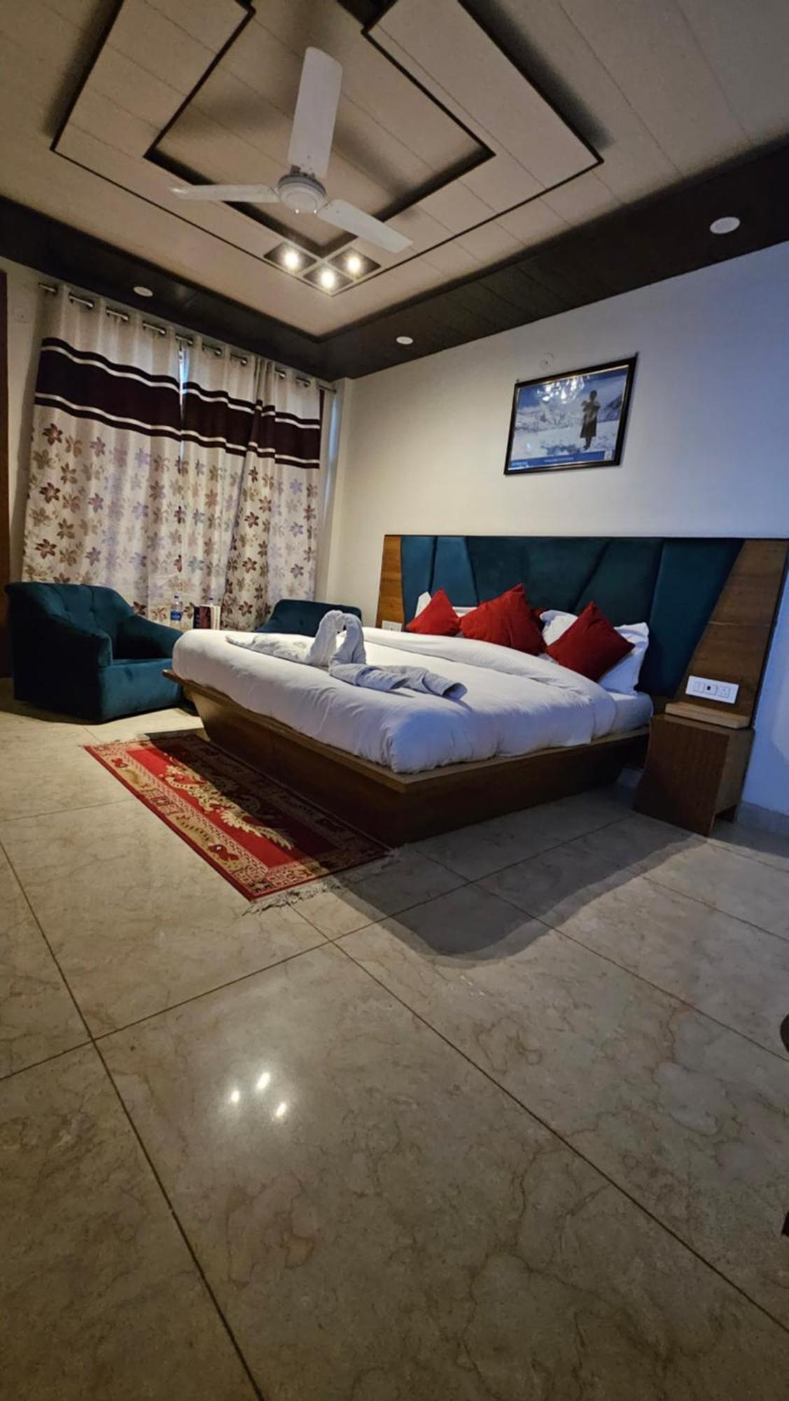 Green View Hotel And Restaurant McLeod Ganj Bagian luar foto
